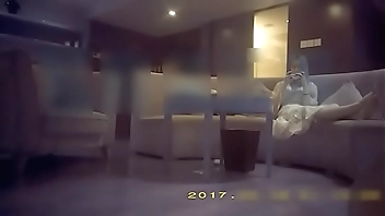 一夜女友之97年杭州大二175模特女神看似高冷害羞內心卻十分火熱主動